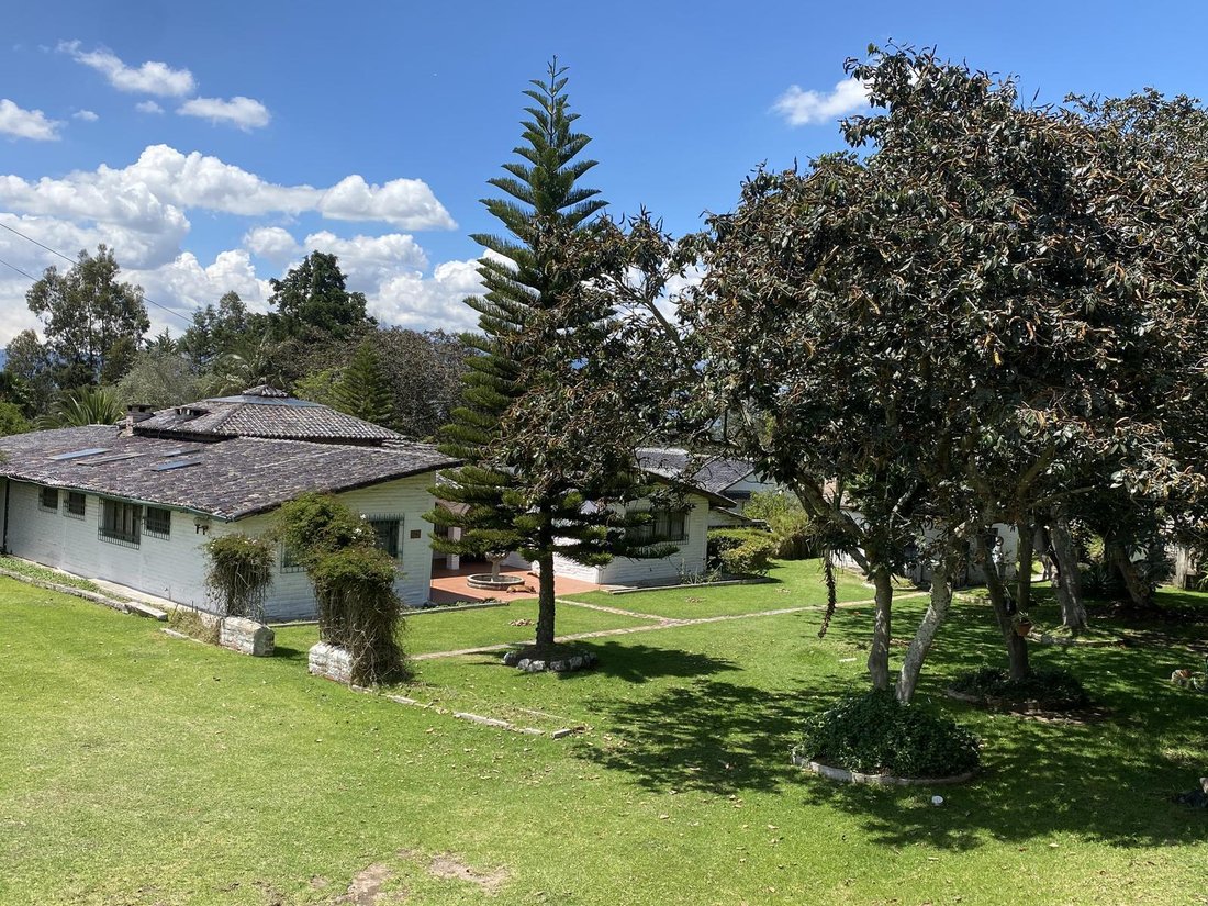 Land in Quito, Pichincha, Ecuador 4 - 18660246