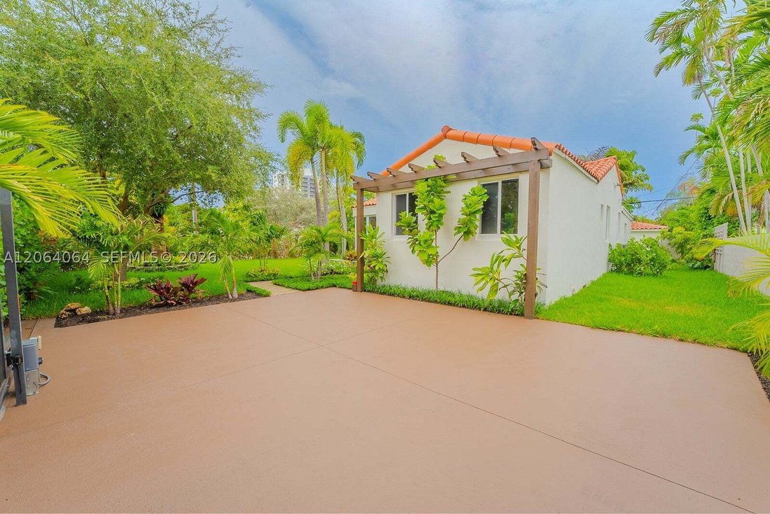 House in Miami, Florida, United States 3 - 18669050