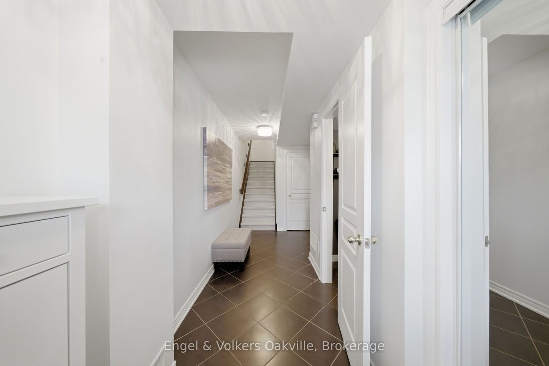 Townhouse in Hamilton, Ontario, Canada 4 - 18660813