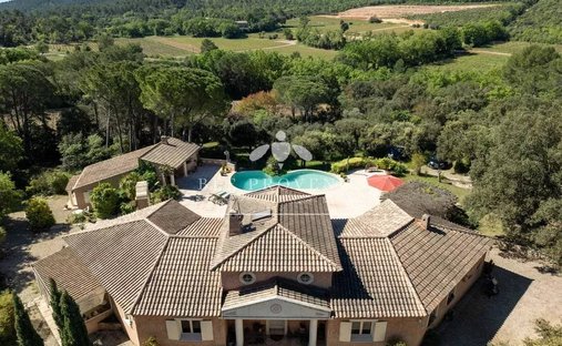 Villa in Besse-sur-Issole, Provence-Alpes-Côte d'Azur, France 1