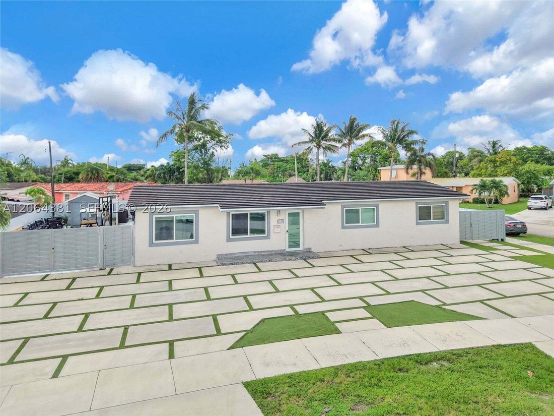 House in Hialeah, Florida, United States 1 - 18667701