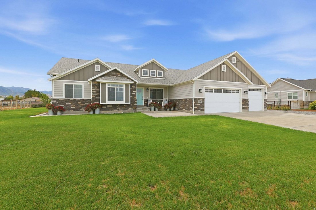 House in Erda, Utah, United States 1 - 18670685