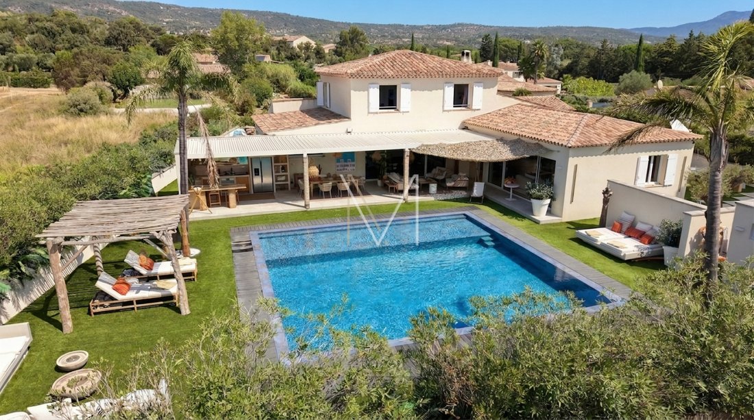 Villa in Le Plan-de-la-Tour, Provence-Alpes-Côte d'Azur, France 1 - 18669173