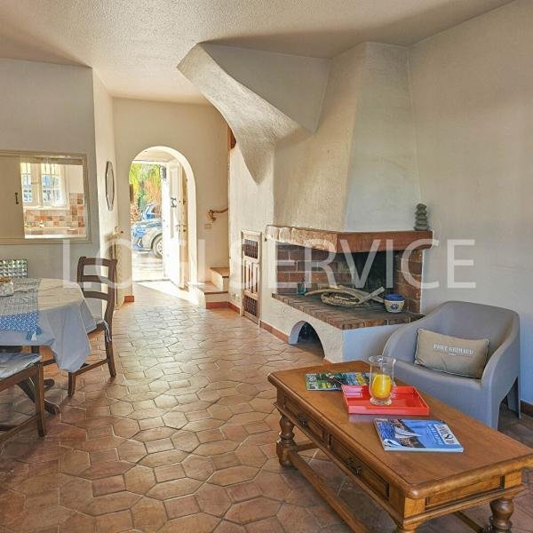 House in Grimaud, Provence-Alpes-Côte d'Azur, France 5 - 18565473