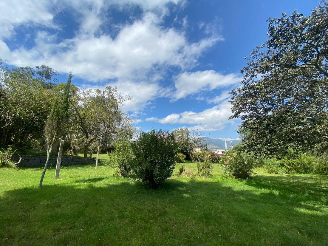 Land in Quito, Pichincha, Ecuador 2 - 18661456