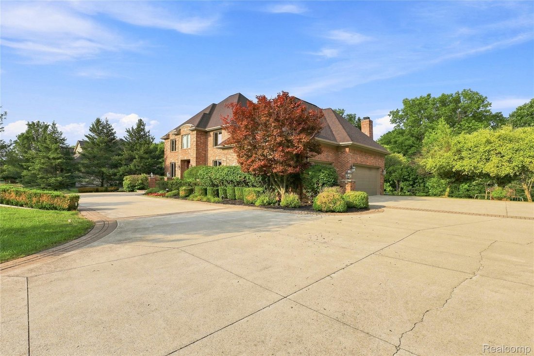 House in Grand Blanc Township, Michigan, United States 2 - 18659772