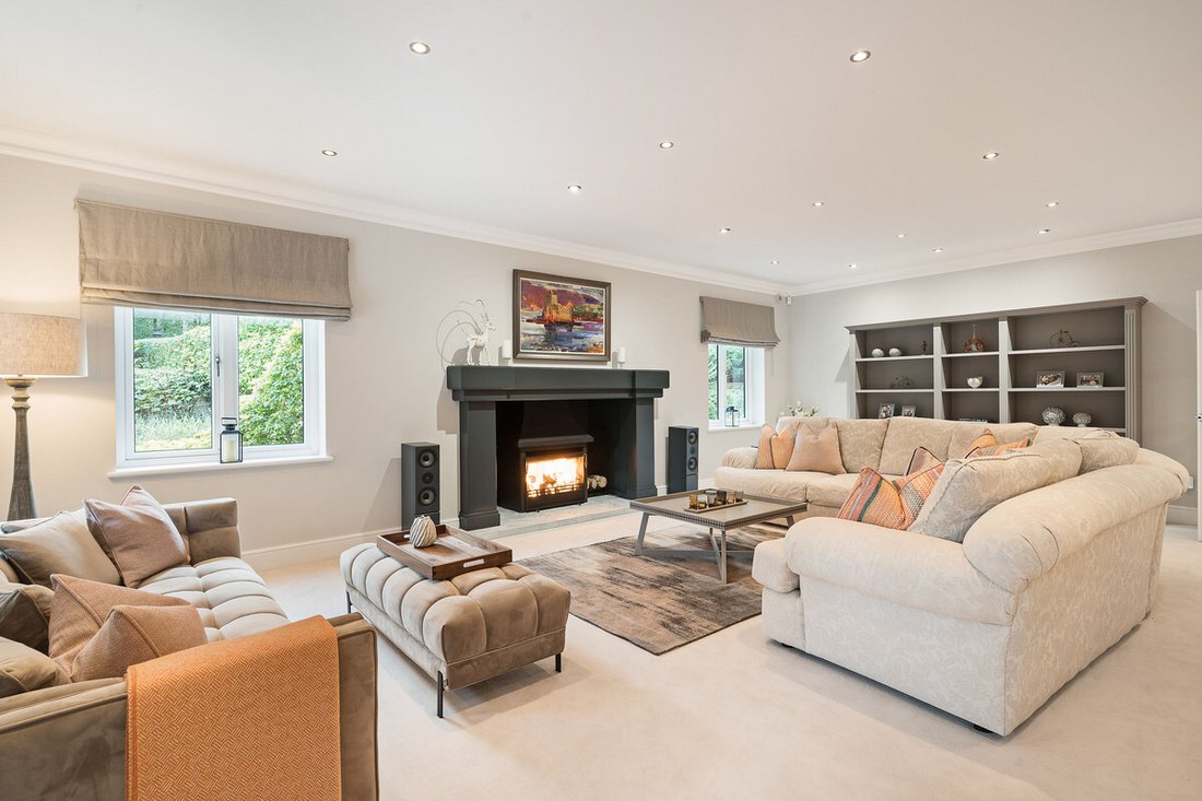House in Ascot, England 2 - 18665935