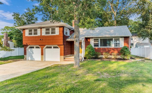 House in Oakhurst, New Jersey, United States 1