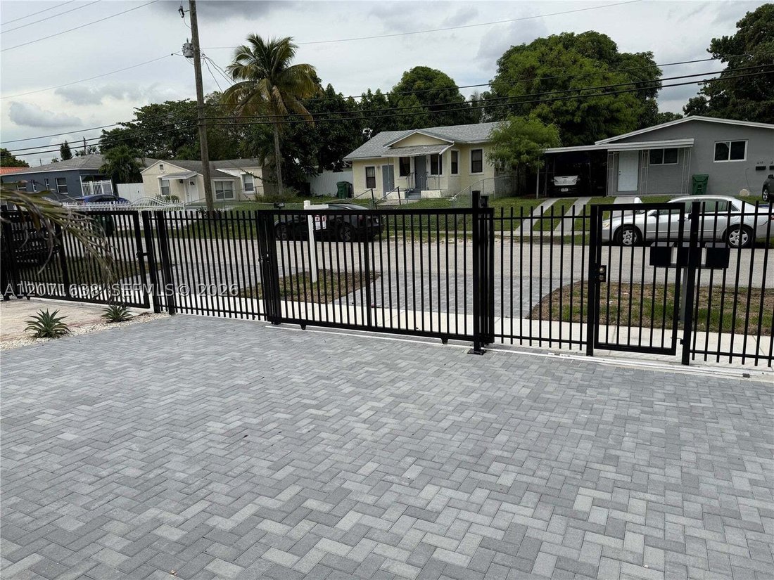 House in Miami, Florida, United States 5 - 18663508