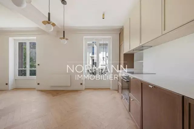 Apartment in Saint Philippe du Roule, Paris 8e Arrondissement, Paris 5 - 18063938