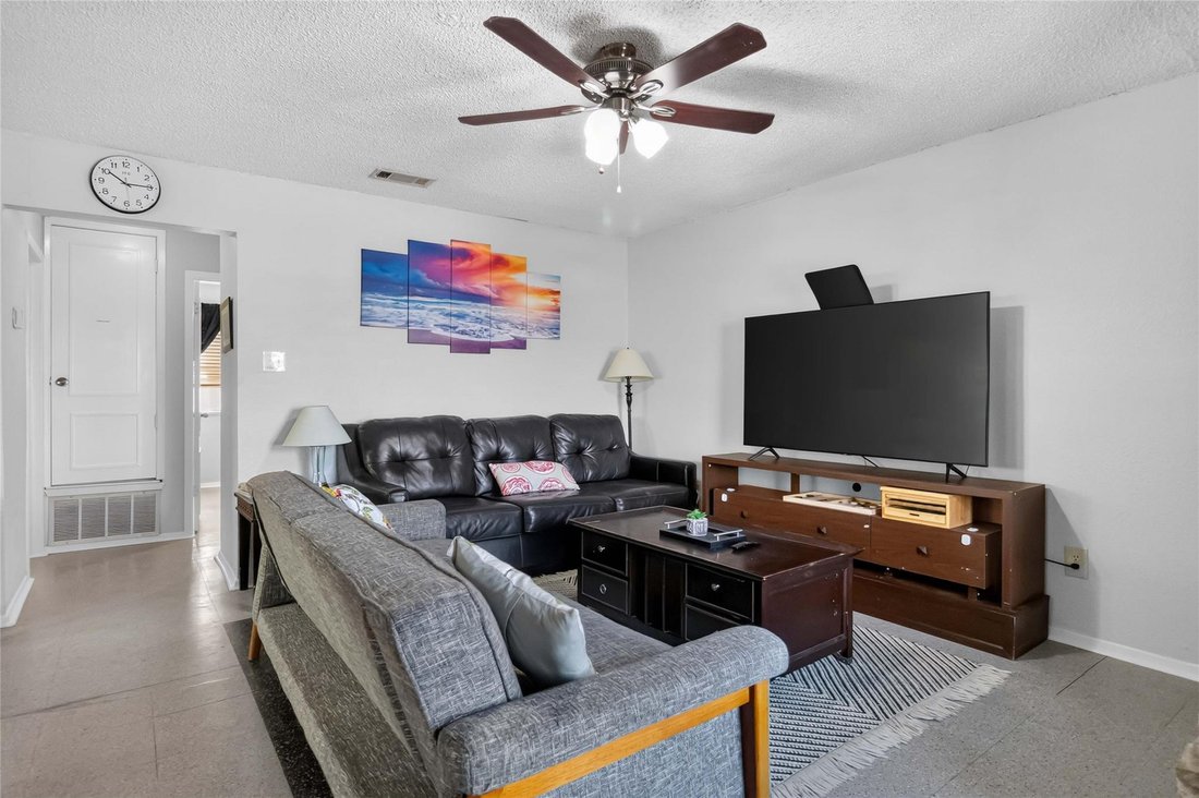 San Marcos, Texas, United States 4 - 18671446