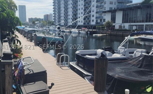 Residenza a Golden Beach, Florida, Stati Uniti 1