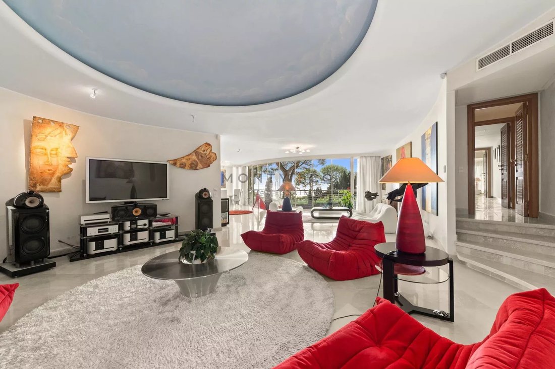 Villa in Saint-Jean-Cap-Ferrat, Provence-Alpes-Côte d'Azur, France 4 - 16094508