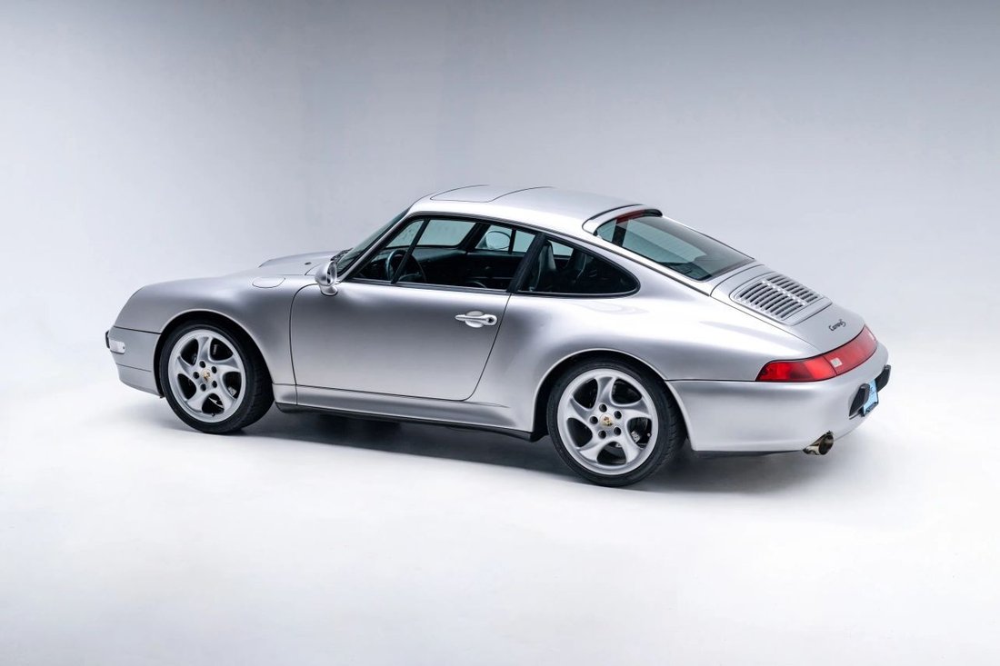 Coupe in Los Angeles, CA, United States 3 - 18667193
