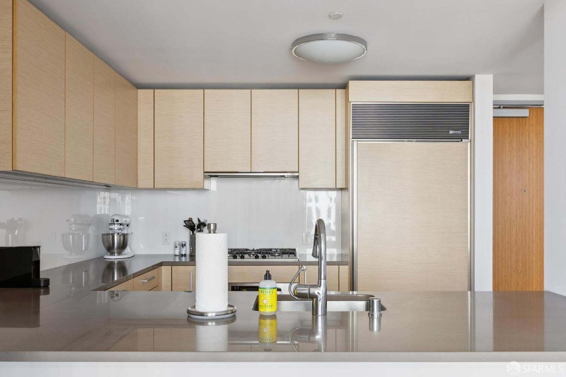 Condo in San Francisco, California, United States 5 - 18662719