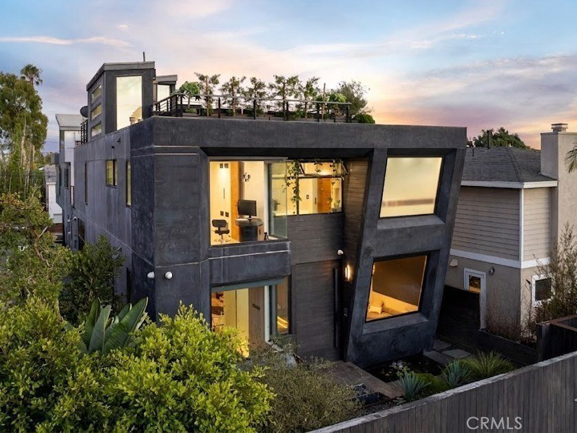 House in Los Angeles, California, United States 1 - 18670285