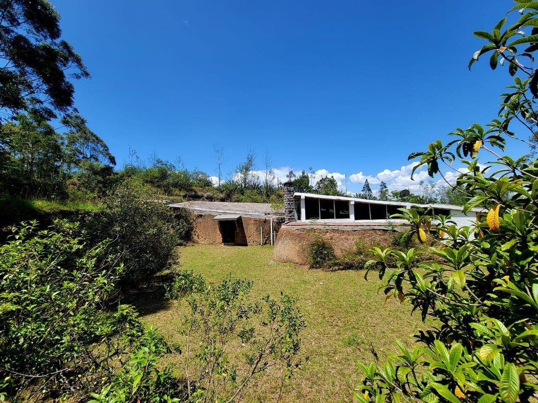 Land in Quito, Pichincha, Ecuador 5 - 18661402