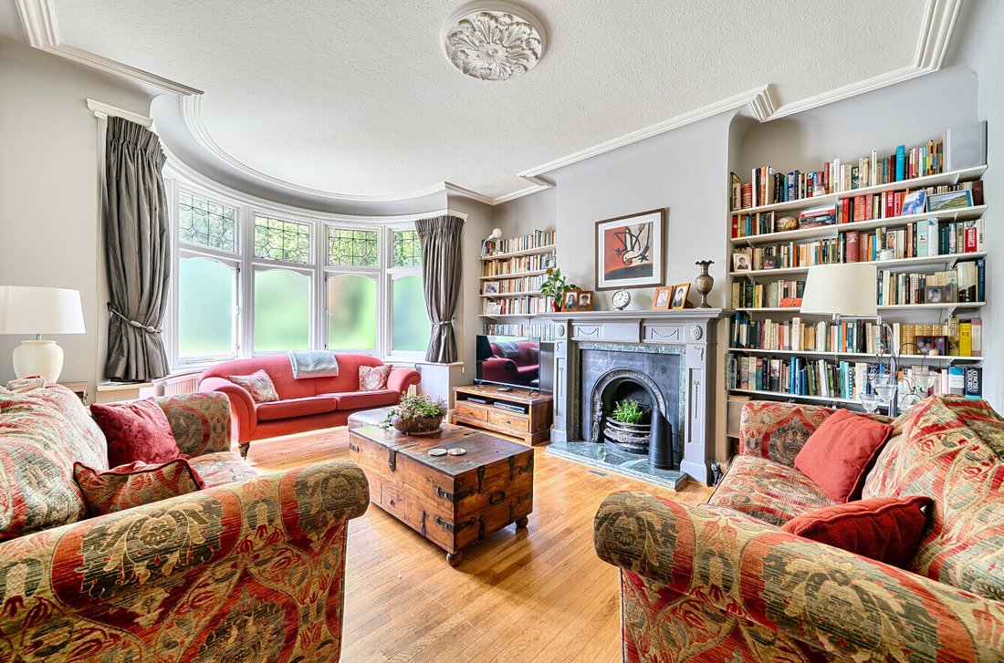 House in Barnet, England 2 - 18668847