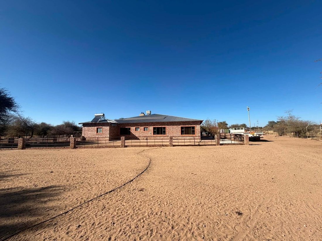 Farm Ranch in Okahandja, Otjozondjupa Region, Namibia 1 - 18665850