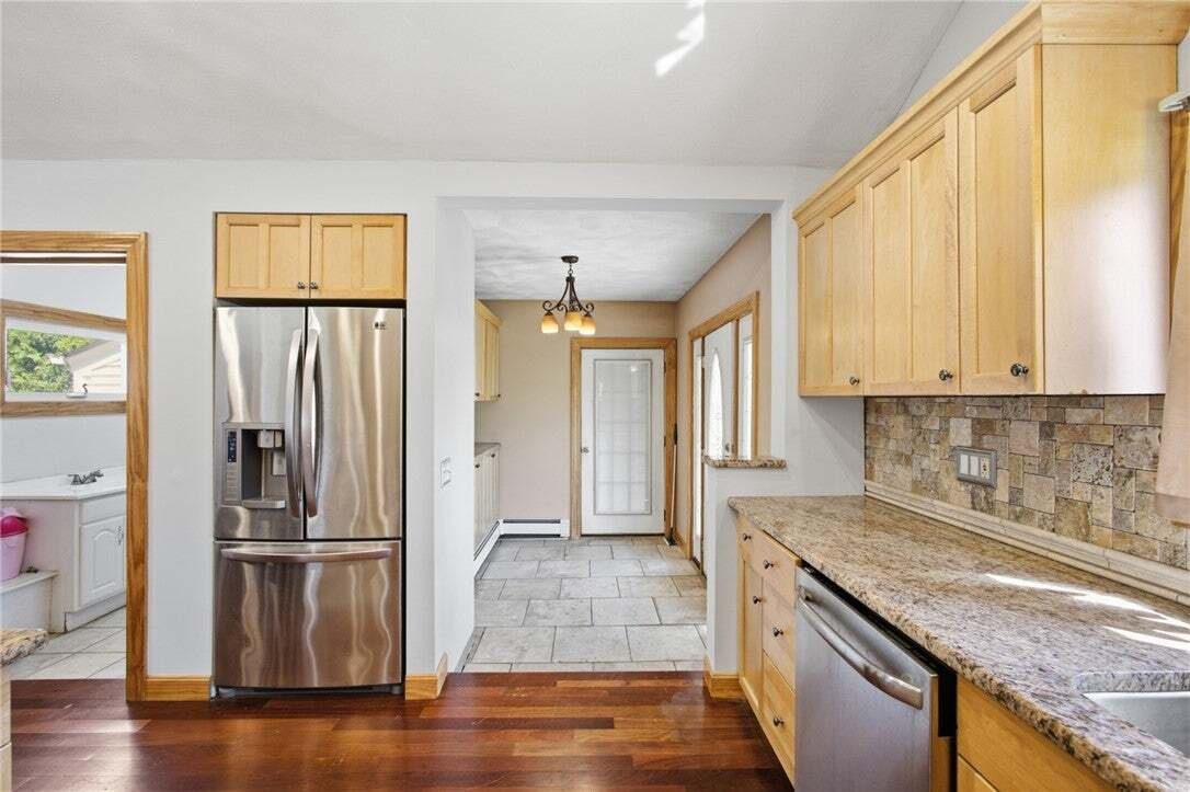 House in Cranston, Rhode Island, United States 5 - 18665945