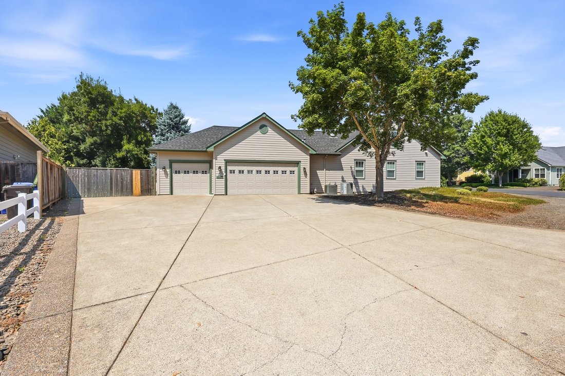 House in Eugene, Oregon, United States 3 - 18660154