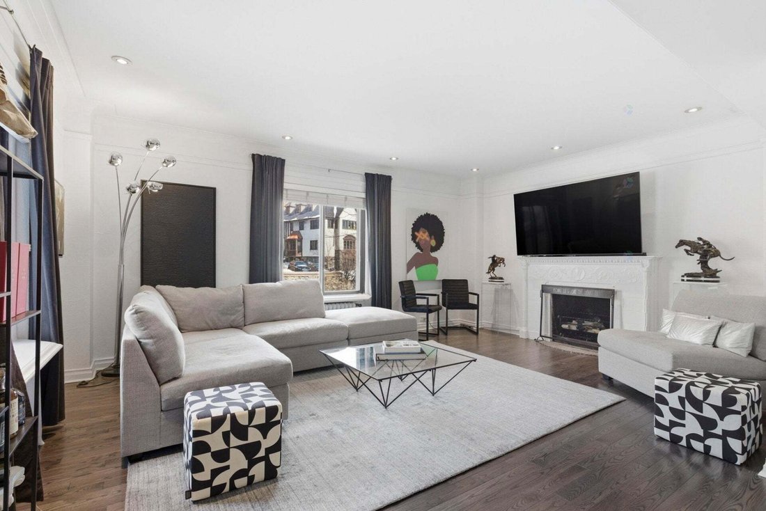 Condo in Montréal, Quebec, Canada 1 - 18666519
