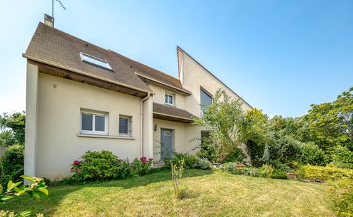 House in Les Pierres Beurres, Verrières-le-Buisson, France 1