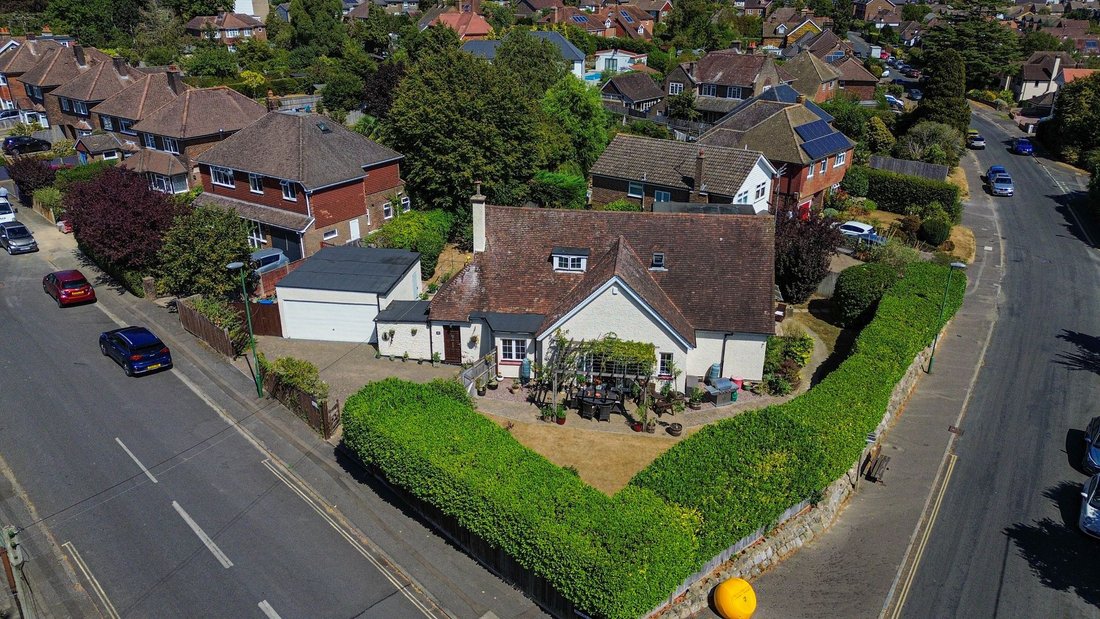 House in Haywards Heath, England 1 - 18660839