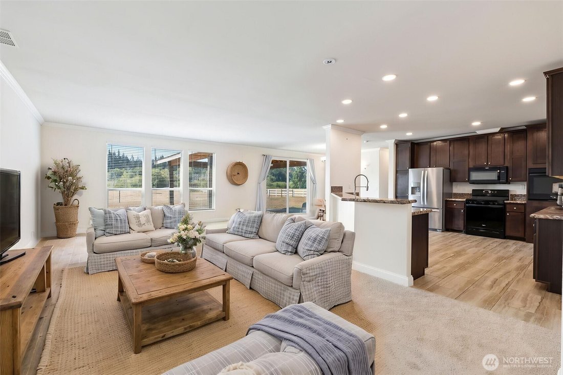 Rochester, Washington, United States 5 - 18660876