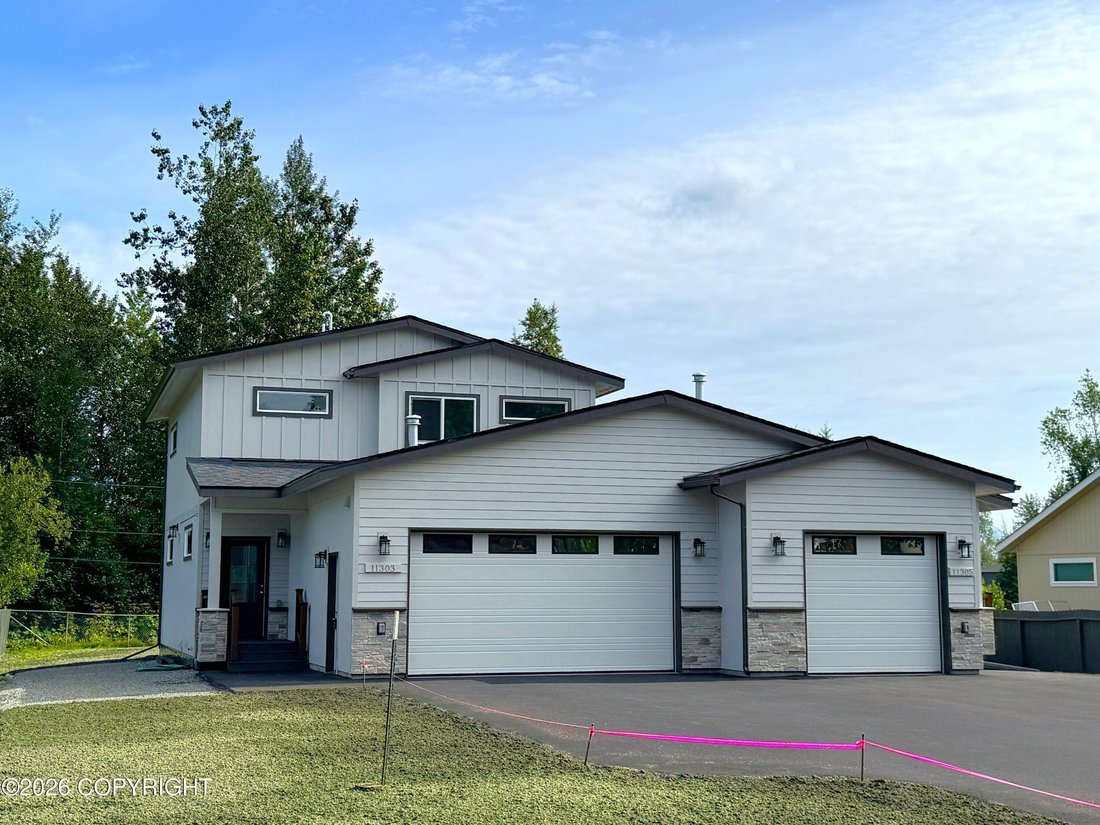 House in Anchorage, Alaska, United States 3 - 18663024