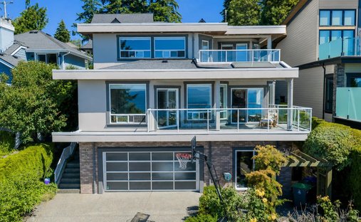 House in Surrey, British Columbia, Canada 1