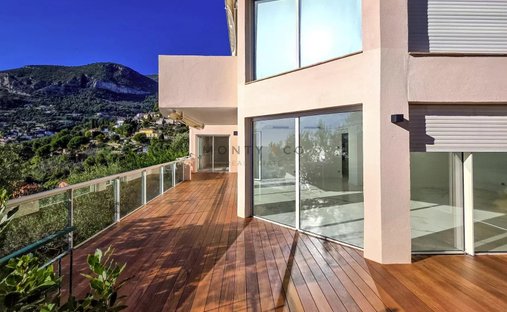 Apartment in Village-Cros de Caste-Coupiere-Mont Gros, Roquebrune-Cap-Martin, France 1