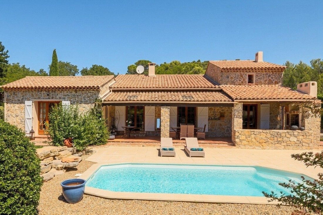 House in La Roquebrussanne, Provence-Alpes-Côte d'Azur, France 1 - 18665528