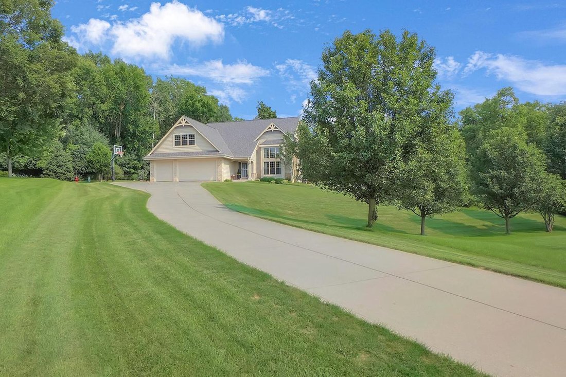 House in Pewaukee, Wisconsin, United States 2 - 18659078
