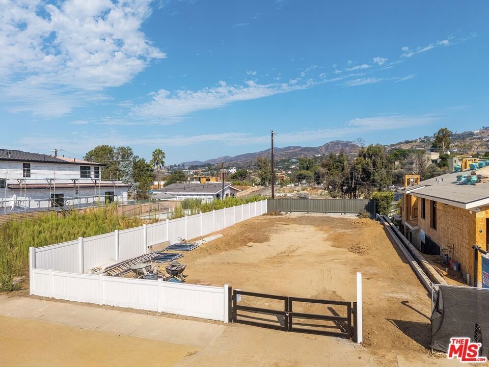 Land in Los Angeles, California, United States 5 - 18666517