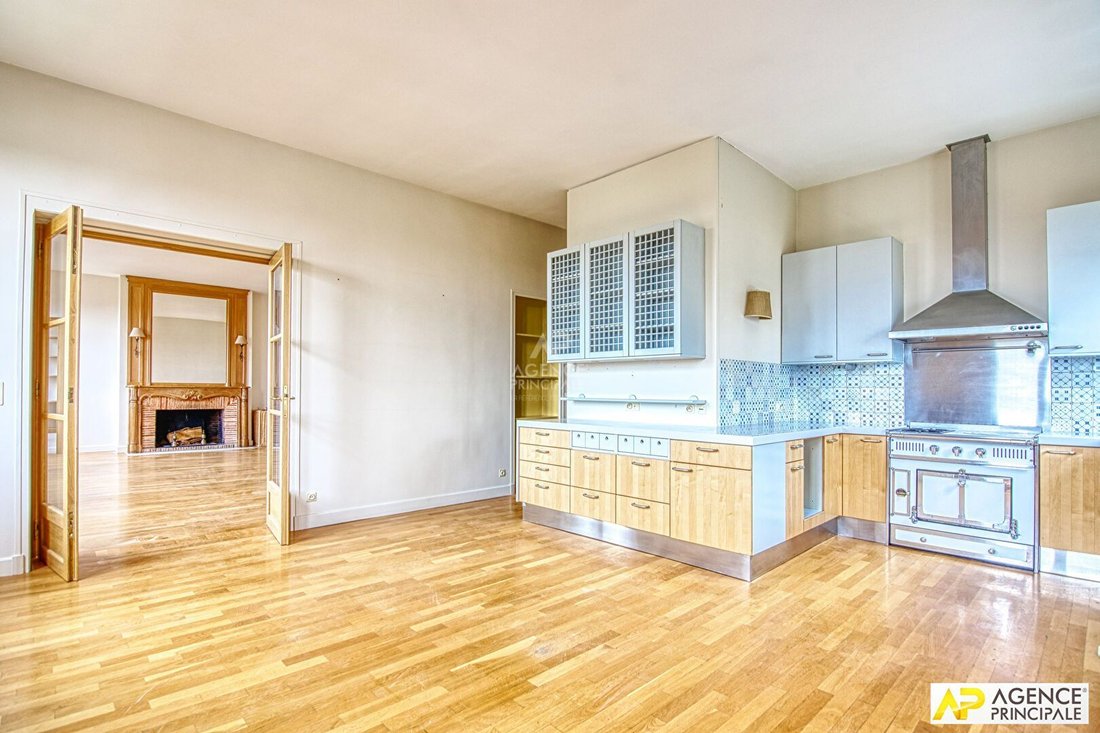 Apartment in Domaine National du Château, Versailles, France 4 - 18660054