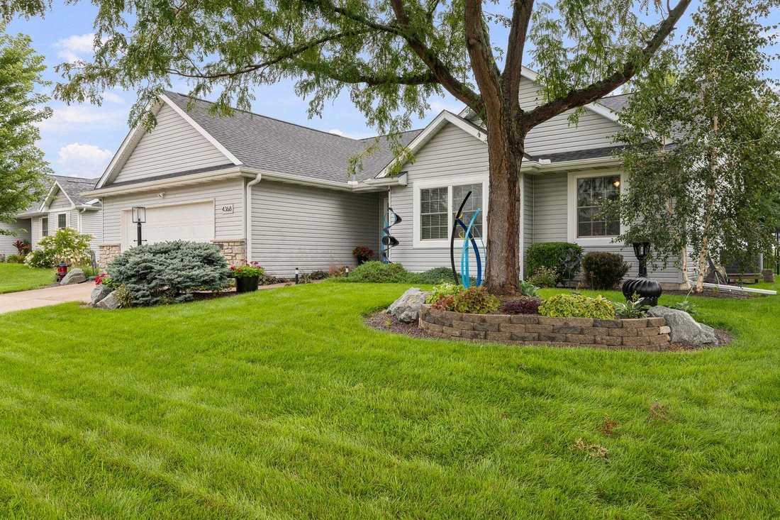 House in Bettendorf, Iowa, United States 3 - 18663124