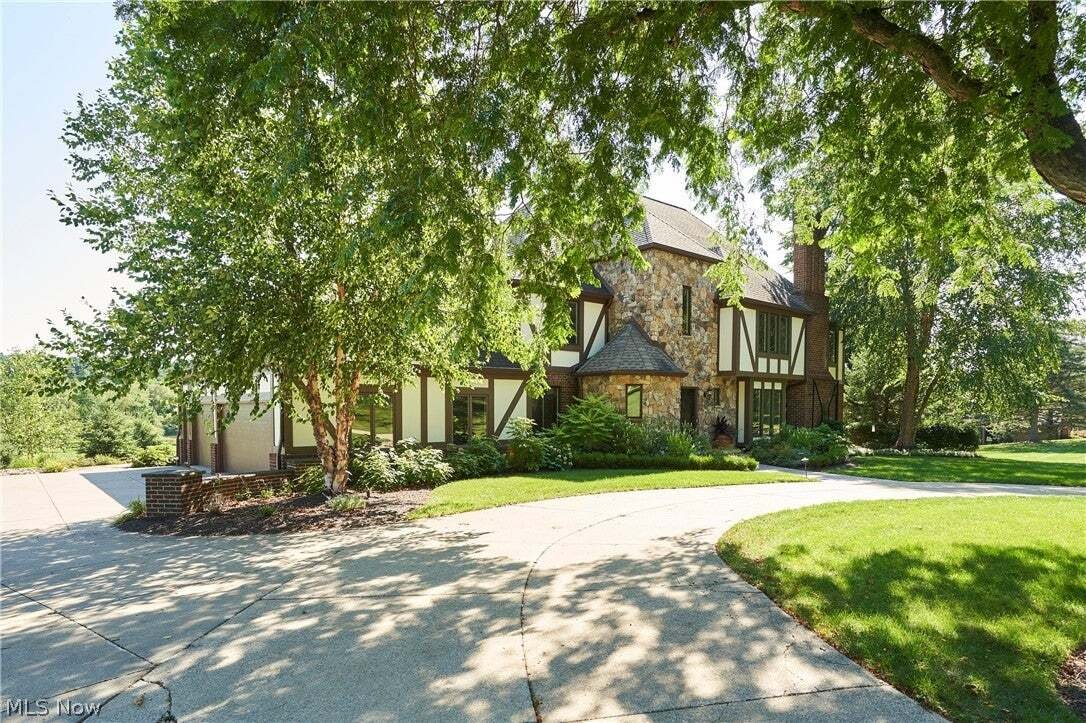 House in Akron, Ohio, United States 3 - 18662069