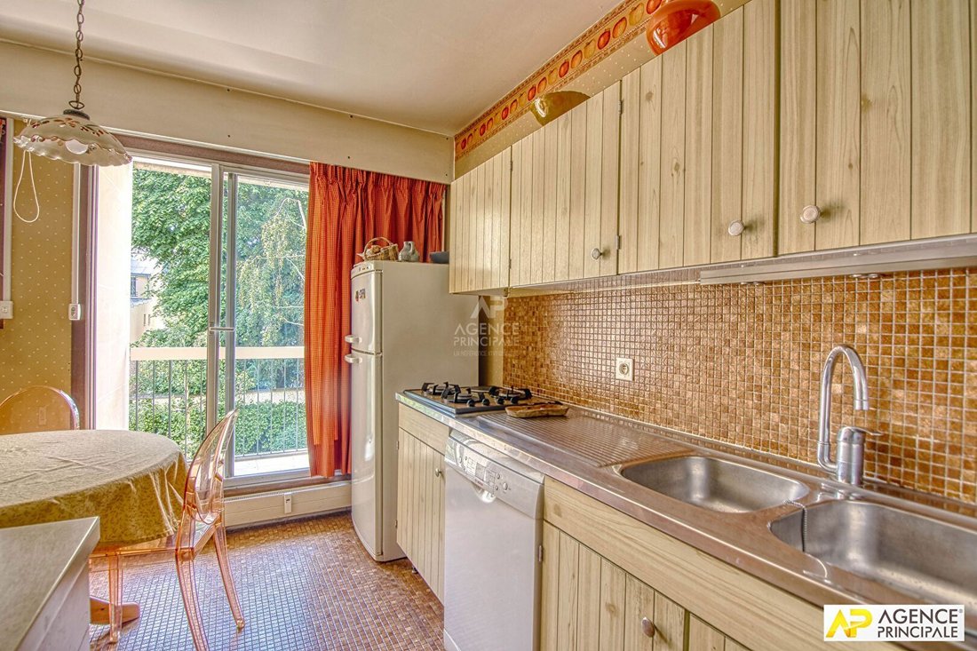 Apartment in Domaine National du Château, Versailles, France 5 - 18660028