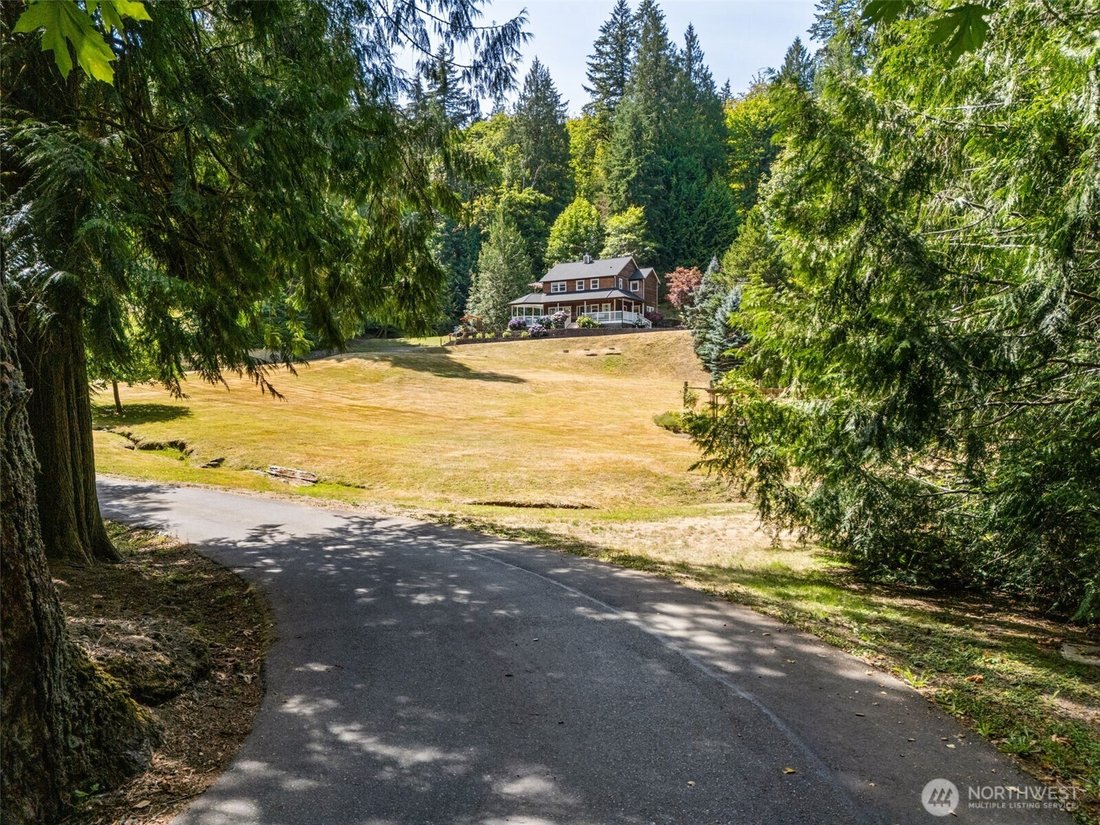 House in Bainbridge Island, Washington, United States 2 - 18665536