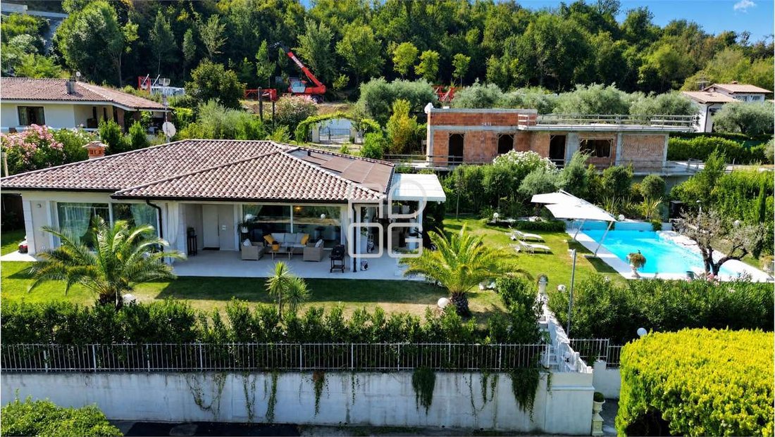 Villa in Manerba del Garda, Lombardy, Italy 3 - 18663394