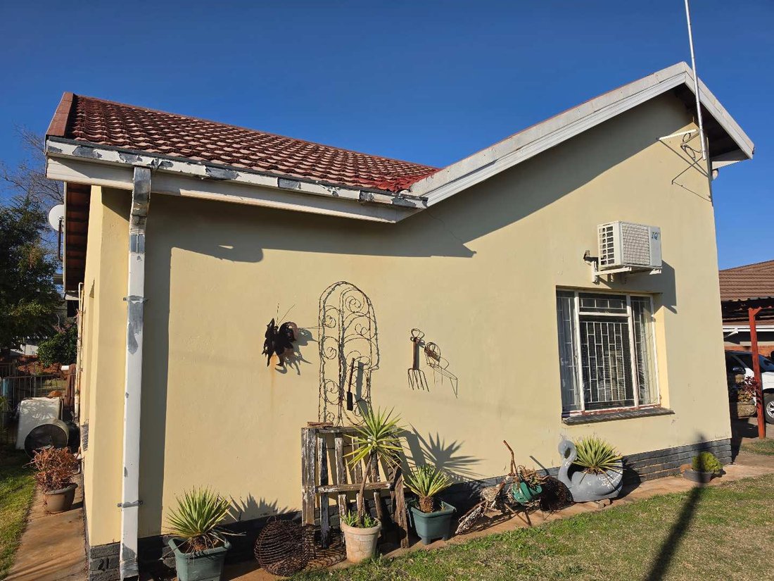 House in Kimberley, Northern Cape, South Africa 2 - 18671523