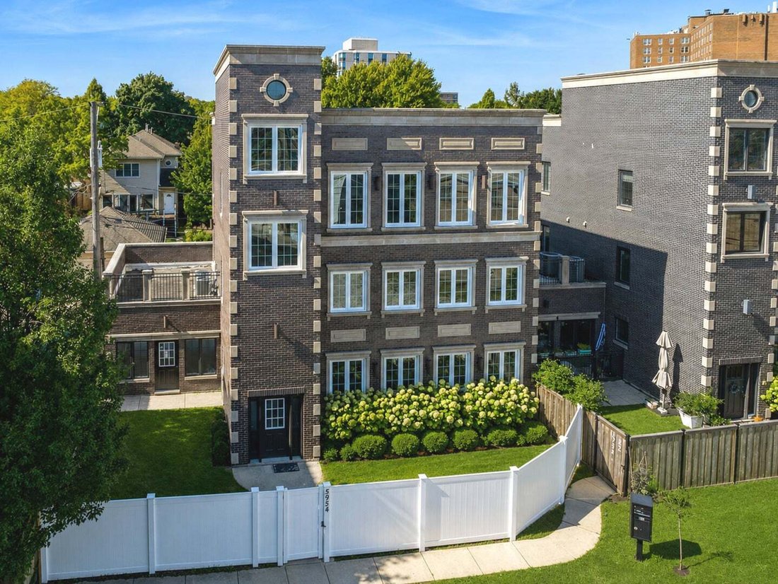 House in Chicago, Illinois, United States 1 - 18663131