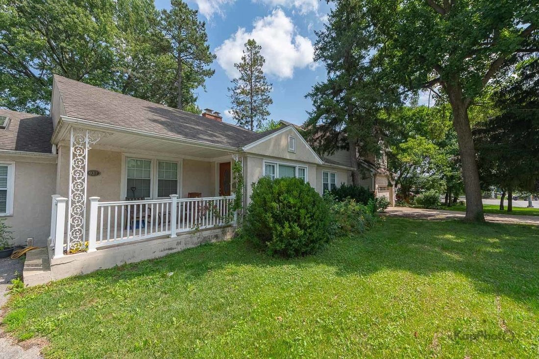 House in Hinsdale, Illinois, United States 3 - 18665220