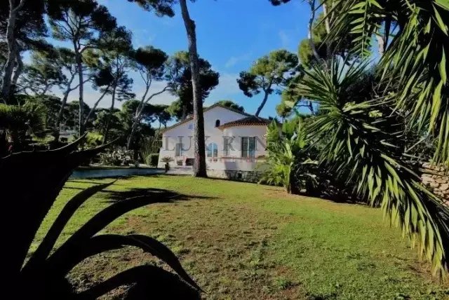 Villa in Fontmerle, Antibes, France 2 - 15260635