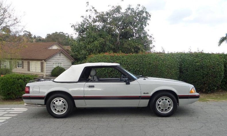 Cabriolet in Glendale, United States 3 - 18666328