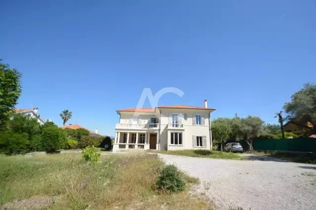 Villa in Fontmerle, Antibes, France 2 - 15675440