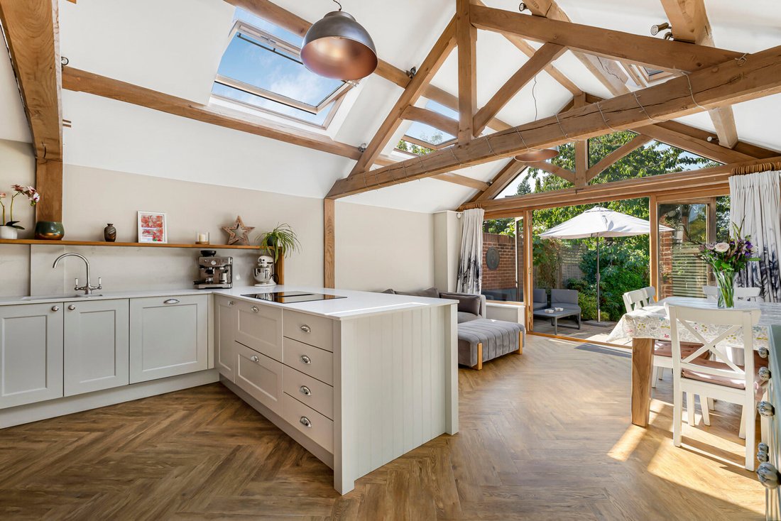 House in Frensham, England 4 - 18662027