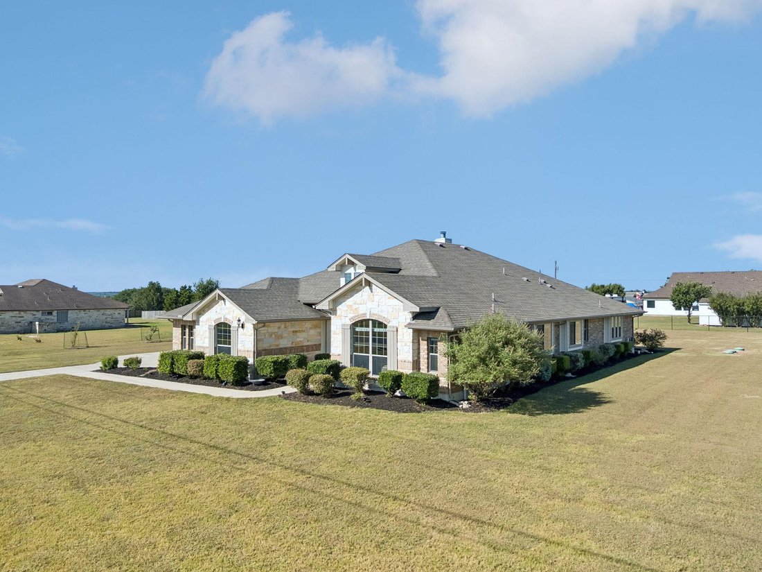 House in Liberty Hill, Texas, United States 2 - 18663551