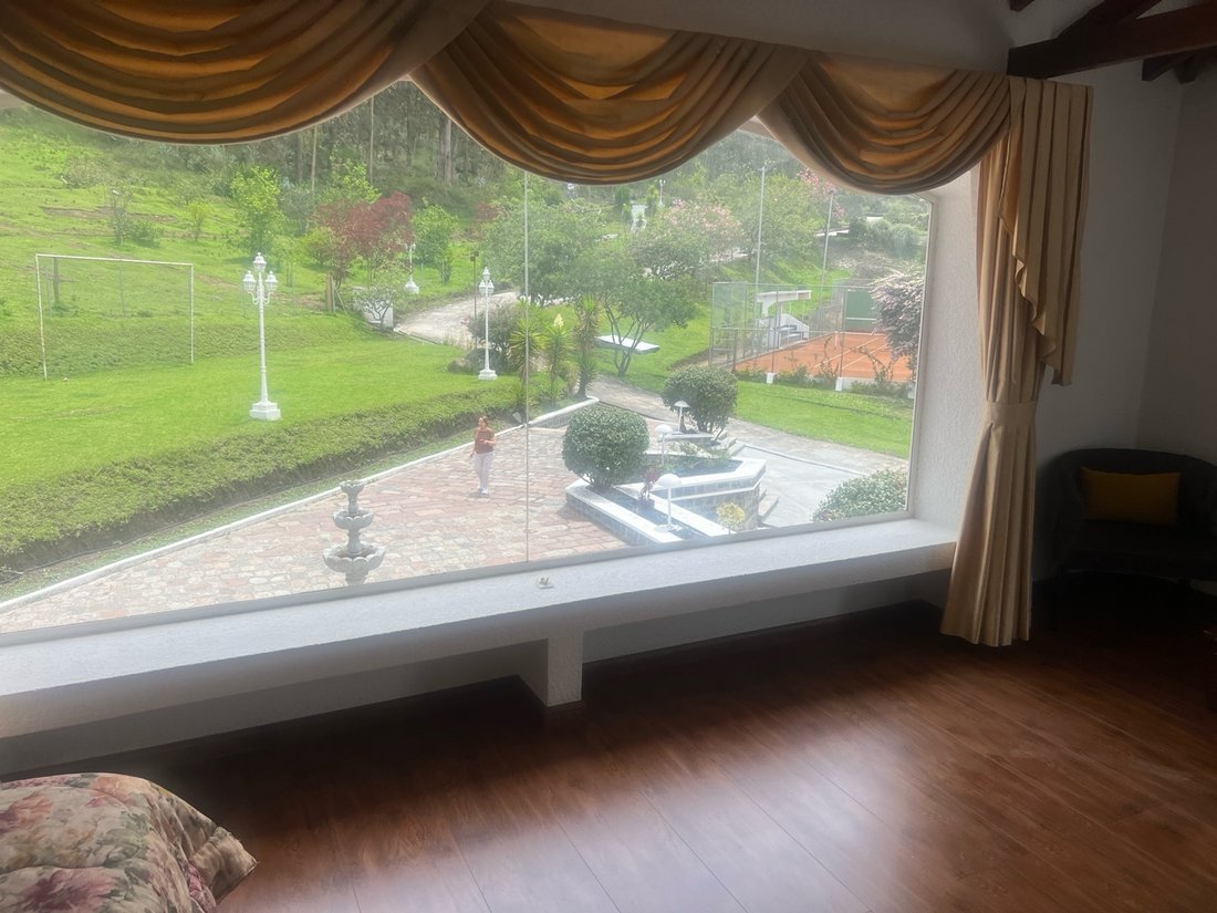 House in Quito, Pichincha, Ecuador 5 - 18661685